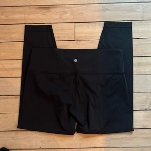 Lululemon Wunder Under Crop leggings Size 16 MINT CONDITION